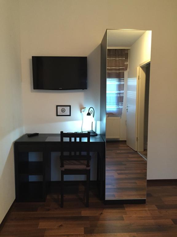 Hotel Engel Waldbronn Δωμάτιο φωτογραφία